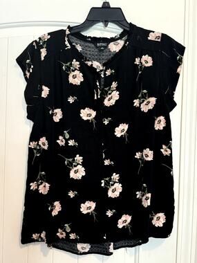 Black with Floral Print Buffalo by David Bitton Blouse Size Medium